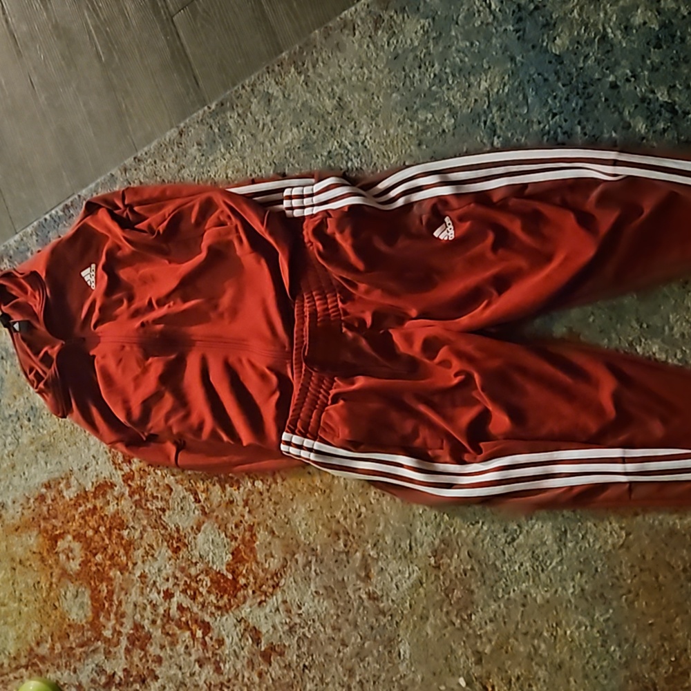 Womens maroon polyester gym set